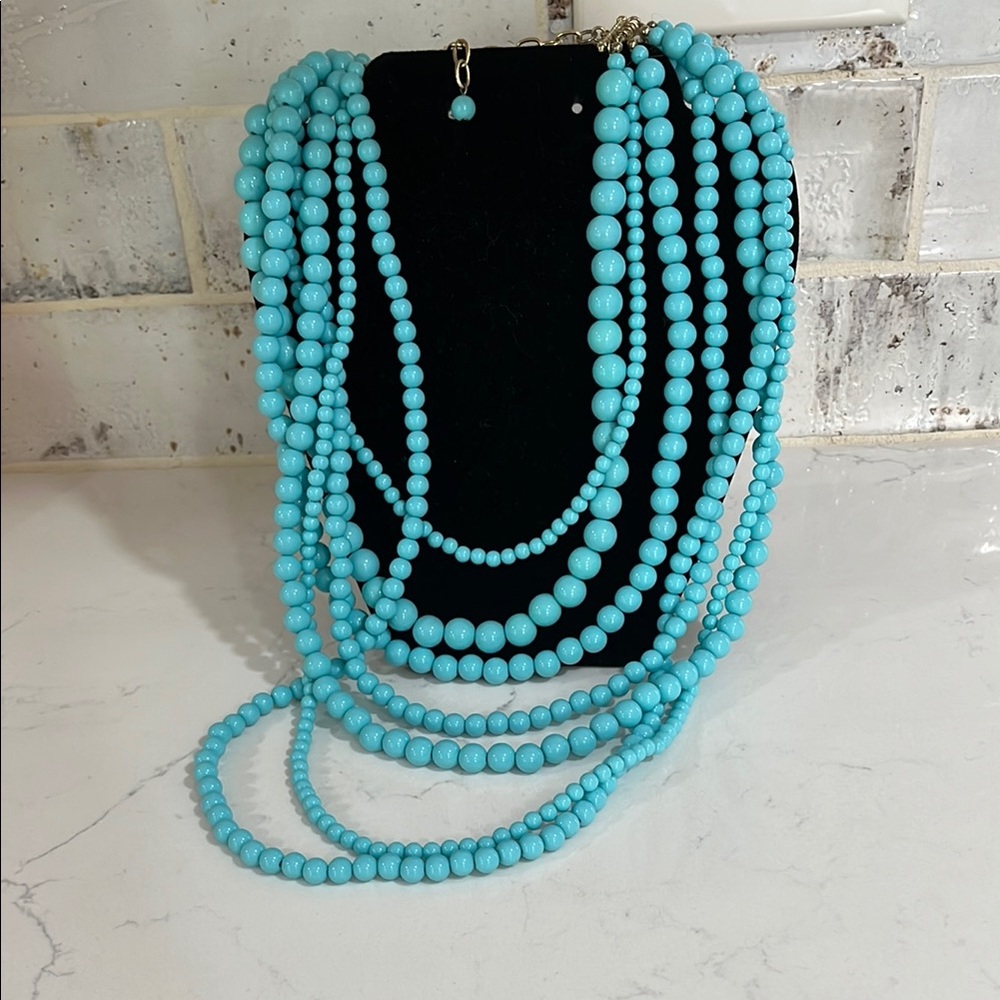 Elegant Turquoise Beaded Necklace